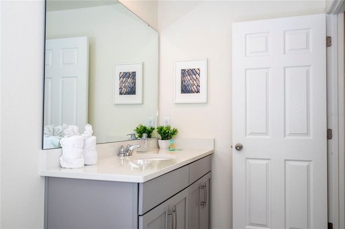 Image No.69-5 Bed Townhouse for sale