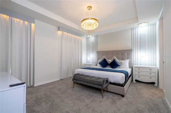 Image No.7-5 Bed Townhouse for sale