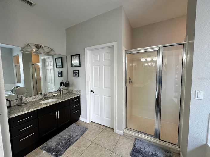 Image No.24-5 Bed House for sale