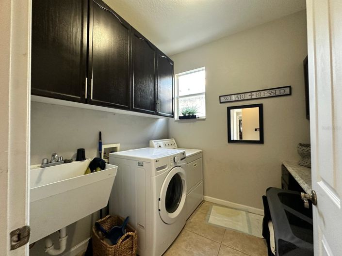 Image No.35-5 Bed House for sale