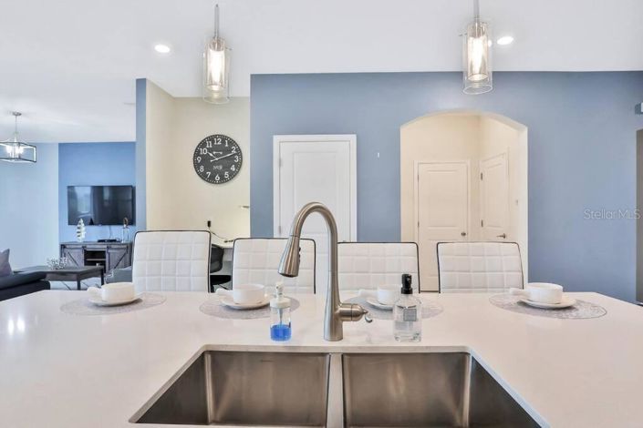 Image No.11-6 Bed House for sale