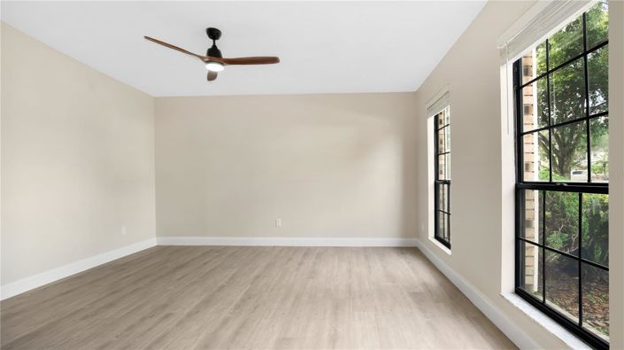 Image No.15-4 Bed House for sale