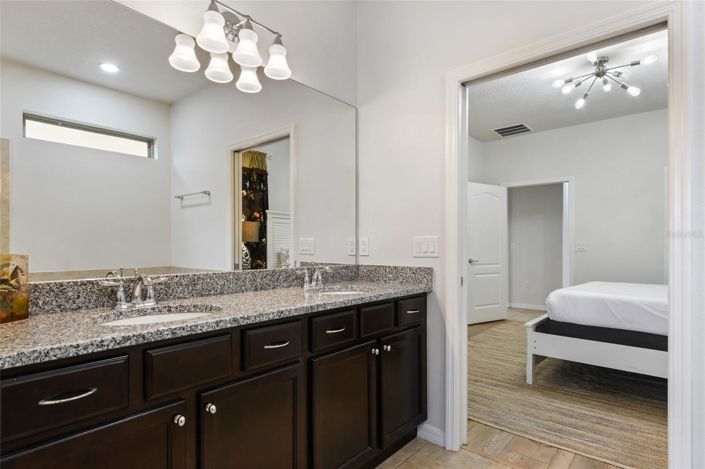 Image No.19-6 Bed House for sale