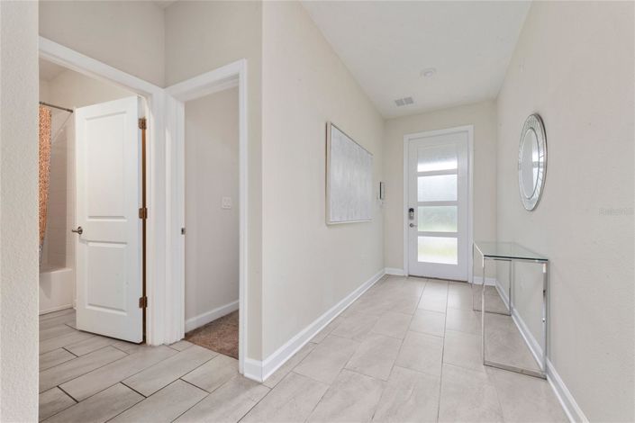 Image No.8-5 Bed House for sale