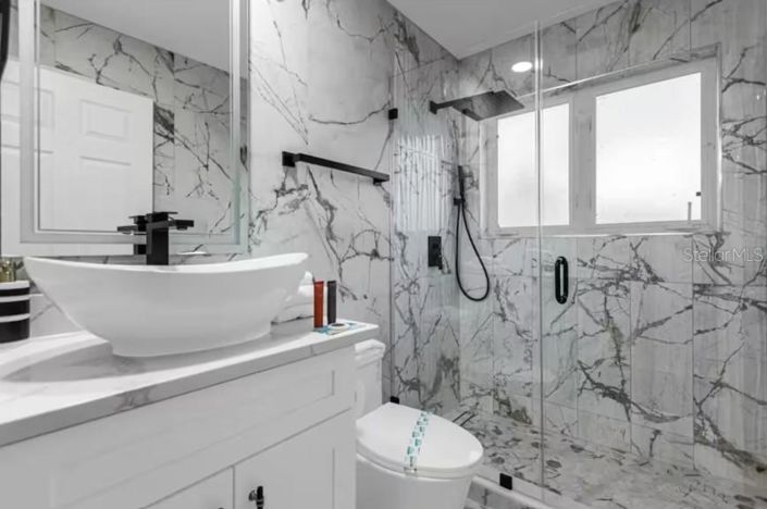 Image No.36-5 Bed House for sale