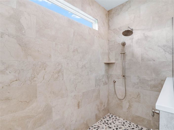 Image No.21-4 Bed House for sale