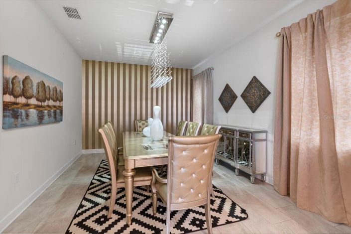 Image No.20-6 Bed House for sale