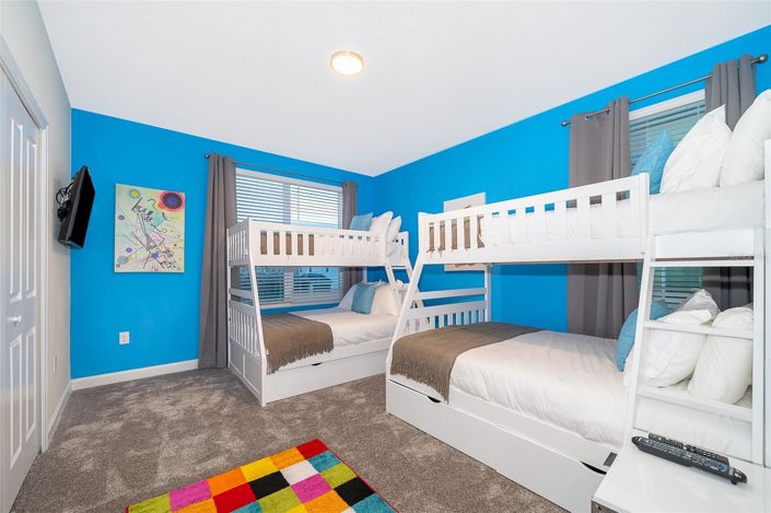 Image No.8-5 Bed House for sale