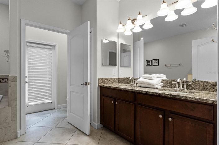 Image No.19-8 Bed House for sale