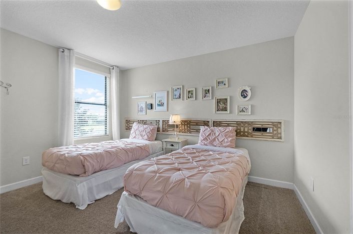 Image No.32-8 Bed House for sale