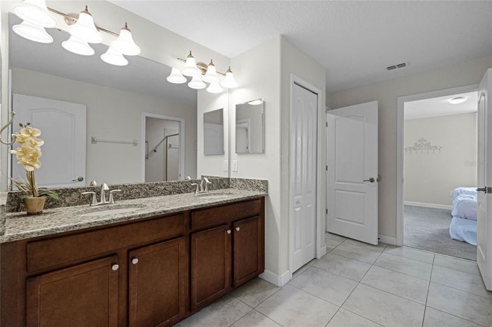 Image No.34-8 Bed House for sale