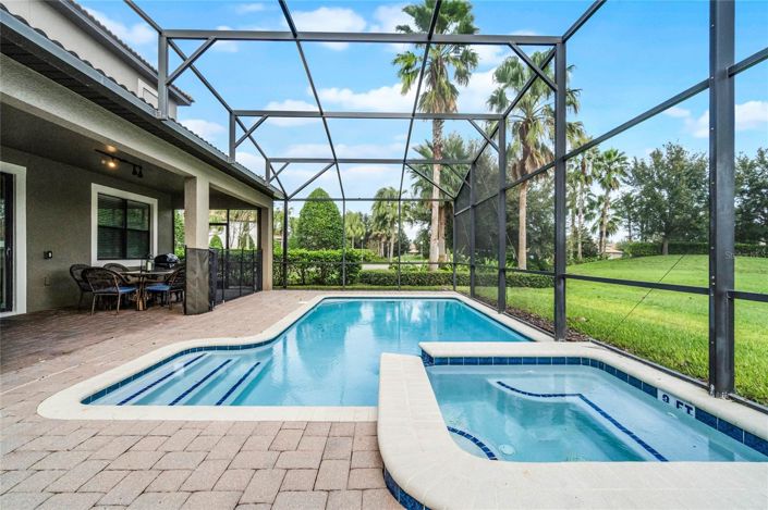 Image No.42-8 Bed House for sale