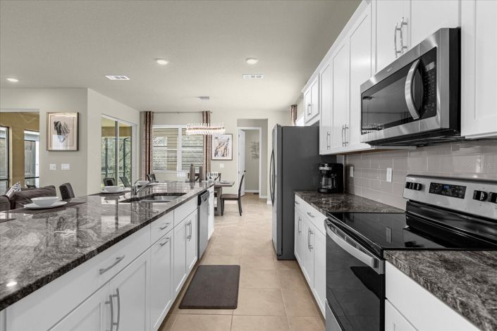 Image No.9-7 Bed House for sale