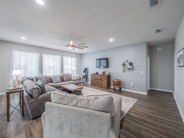 Image No.17-4 Bed House for sale