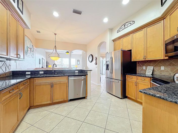 Image No.19-3 Bed Townhouse for sale