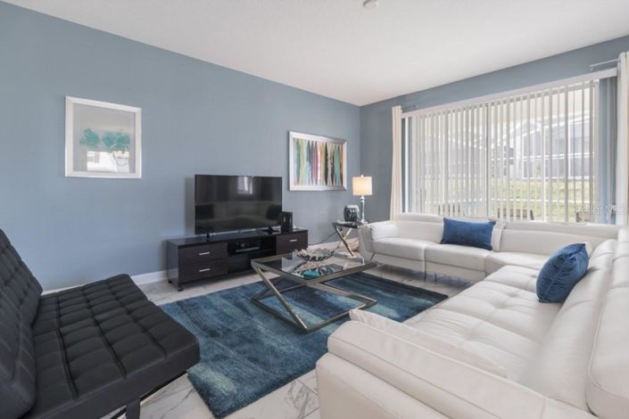 Image No.9-6 Bed House for sale