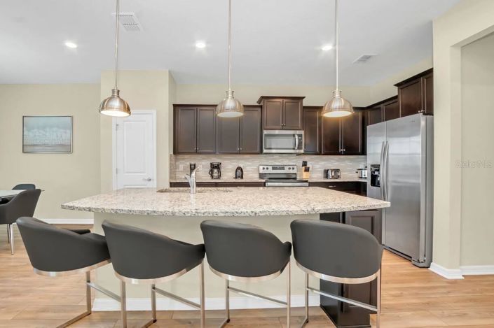 Image No.5-5 Bed House for sale