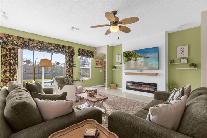 Image No.8-7 Bed House for sale