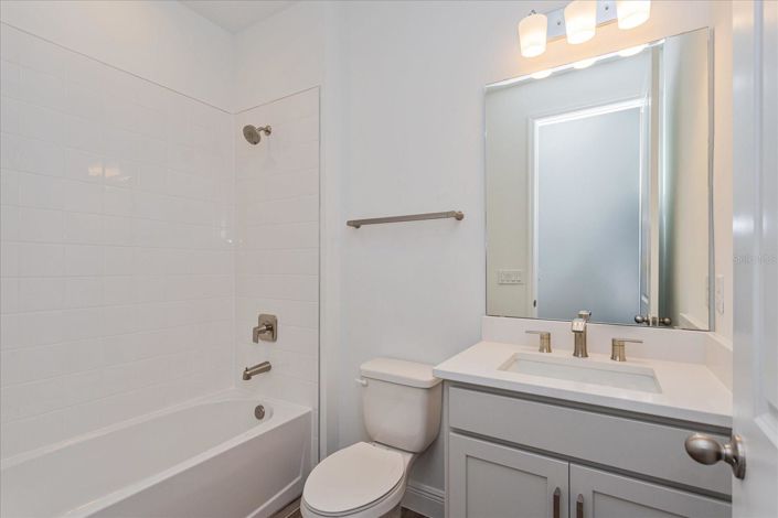 Image No.20-4 Bed House for sale