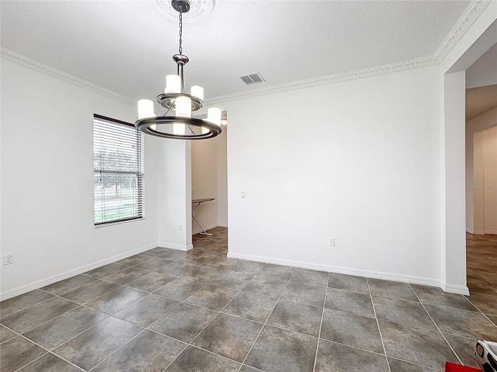 Image No.11-5 Bed House for sale