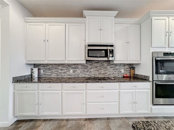 Image No.17-5 Bed House for sale