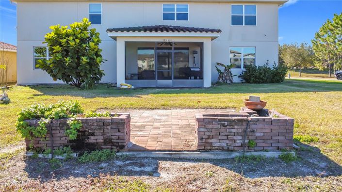 Image No.8-5 Bed House for sale