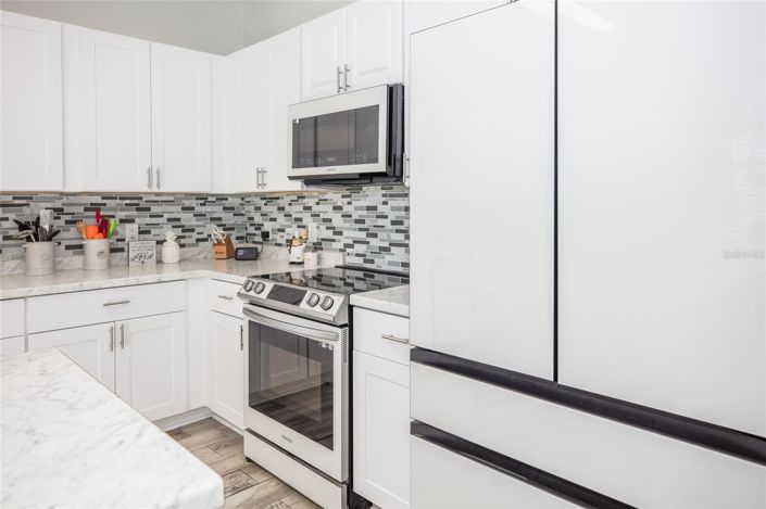 Image No.24-6 Bed House for sale