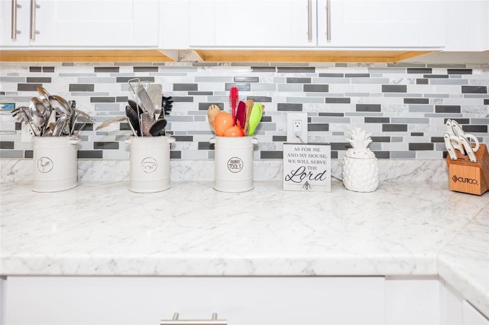 Image No.26-6 Bed House for sale