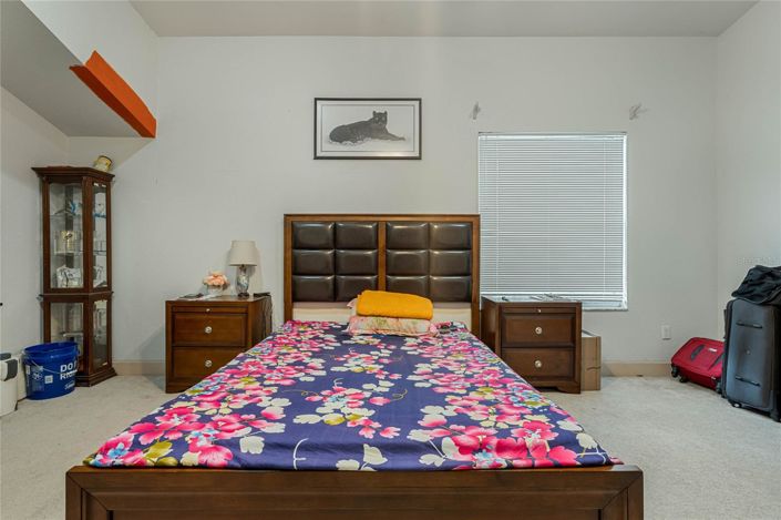 Image No.30-5 Bed House for sale