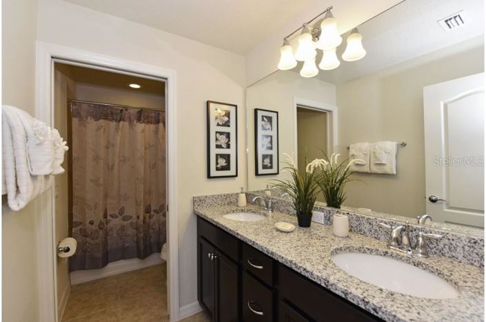 Image No.15-7 Bed House for sale