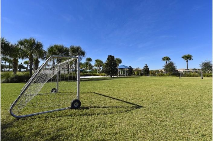 Image No.30-7 Bed House for sale