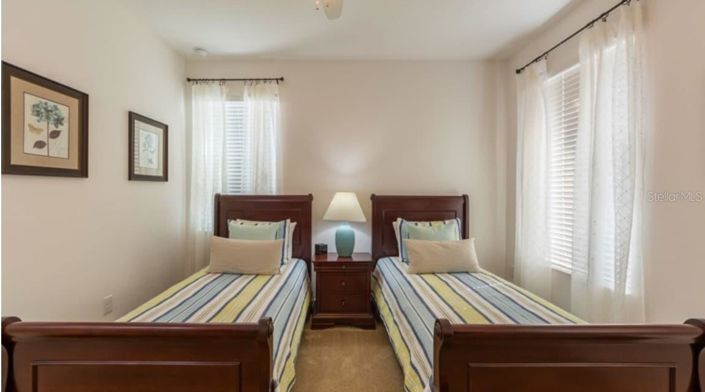 Image No.16-6 Bed House for sale