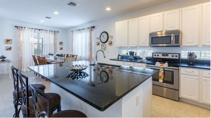 Image No.9-6 Bed House for sale