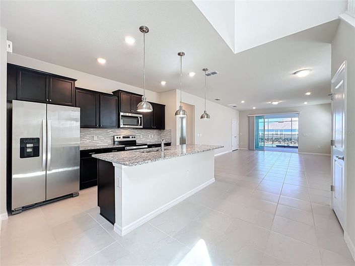 Image No.23-6 Bed House for sale