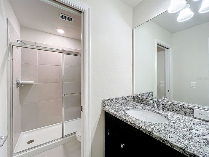 Image No.31-6 Bed House for sale