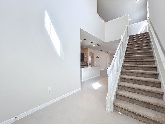 Image No.5-6 Bed House for sale