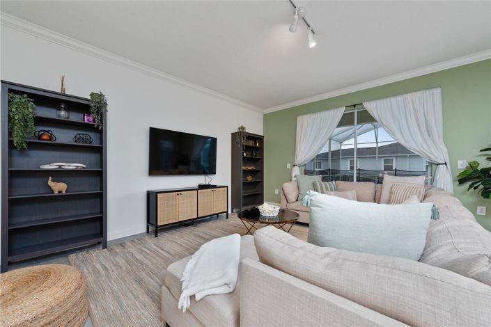 Image No.14-6 Bed House for sale