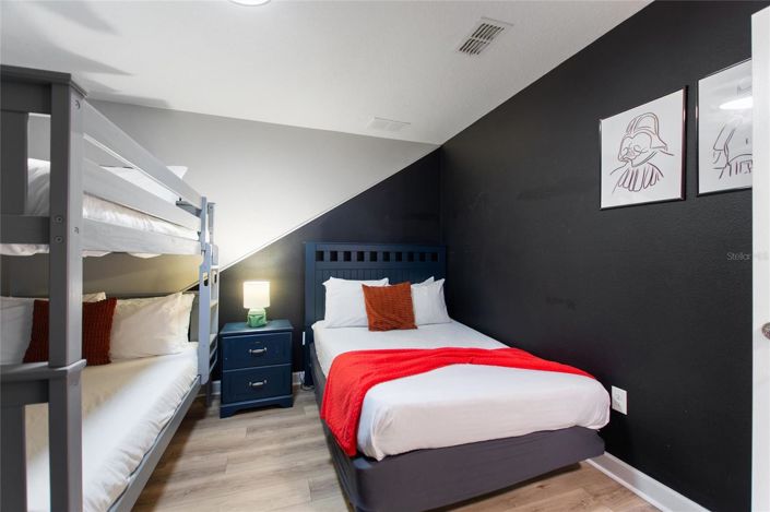 Image No.17-7 Bed House for sale