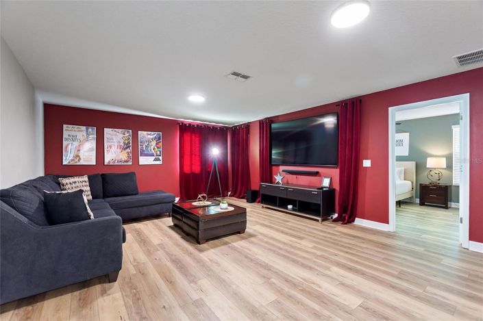 Image No.20-7 Bed House for sale