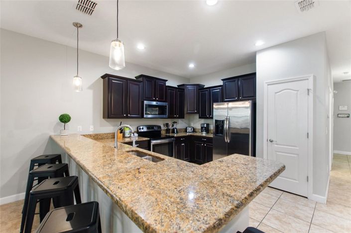 Image No.6-7 Bed House for sale