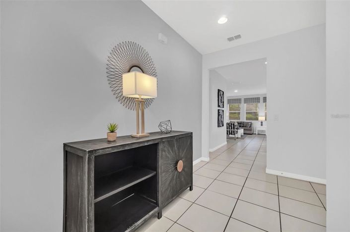 Image No.8-7 Bed House for sale