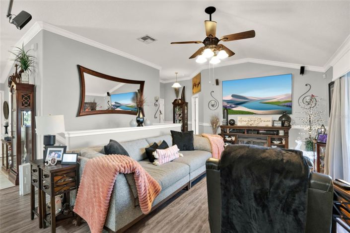 Image No.7-4 Bed House for sale