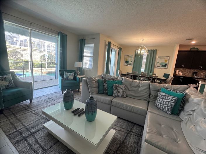 Image No.4-6 Bed House for sale