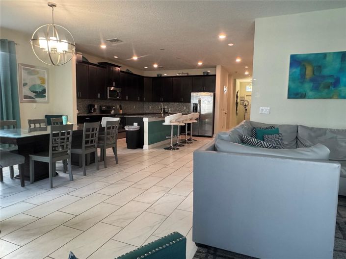 Image No.7-6 Bed House for sale