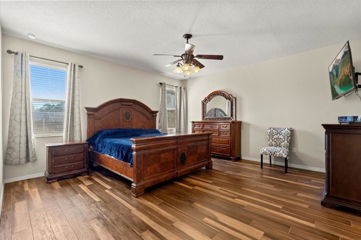 Image No.15-5 Bed House for sale