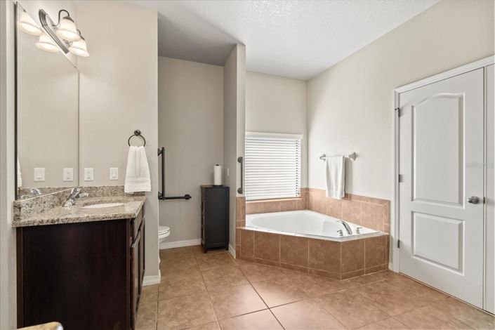 Image No.28-5 Bed House for sale