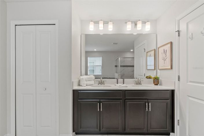 Image No.20-6 Bed House for sale