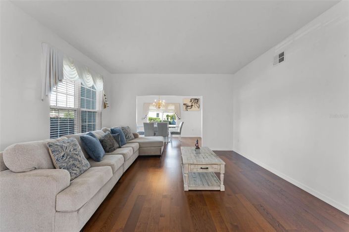 Image No.5-5 Bed House for sale