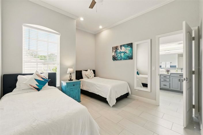 Image No.28-4 Bed House for sale