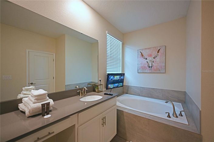 Image No.21-5 Bed House for sale